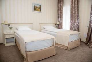 Отель Pletnevskiy Inn Харьков Улучшенный двухместный номер с 2 отдельными кроватями-3